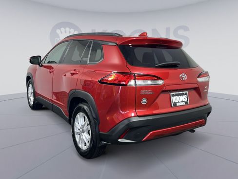 Used 2023 Toyota Corolla Cross LE w/ Moonroof Package AWD/4WD image 8