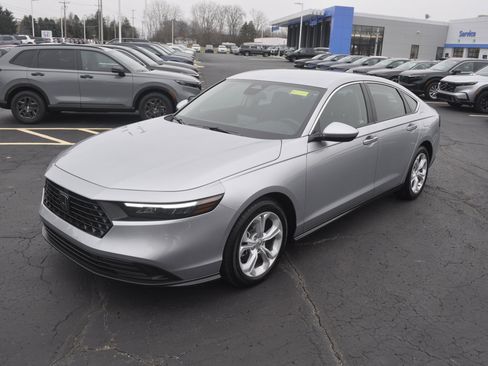 Certified 2025 Honda Accord LX image 3