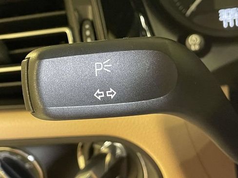 Certified 2026 Porsche Macan AWD/4WD image 42