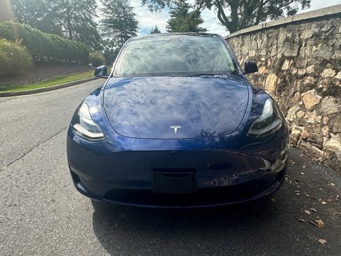 Used 2023 Tesla Model Y 2WD image 5