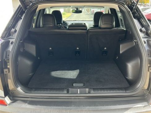 Used 2022 Jeep Cherokee Trailhawk image 36