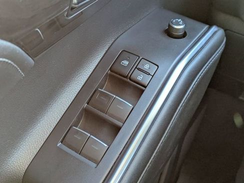 Certified 2022 Toyota Highlander Platinum image 28