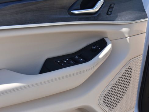 Used 2025 Jeep Grand Cherokee Limited w/ Luxury Tech Group II image 25