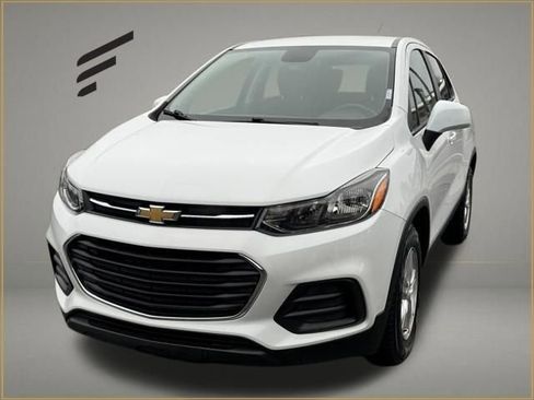 Used 2020 Chevrolet Trax LS w/ Tint and Cruise Package image 1