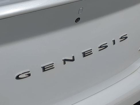 Used 2022 Genesis G70 2.0T image 11