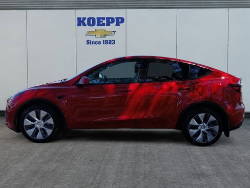 Used 2023 Tesla Model Y Long Range image 2