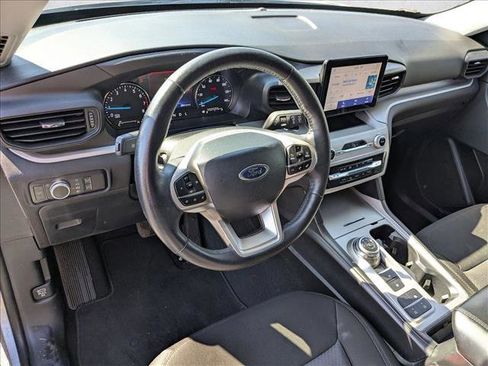Certified 2023 Ford Explorer XLT image 10