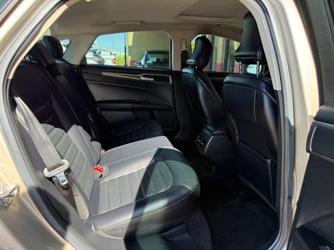 Used 2017 Ford Fusion Energi SE FWD image 27