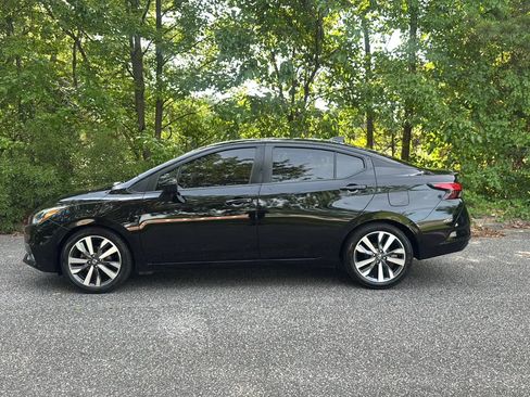 Used 2020 Nissan Versa SR w/ Convenience Package FWD image 2