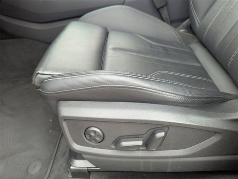 Used 2025 Audi Q5 2.0T Premium image 29