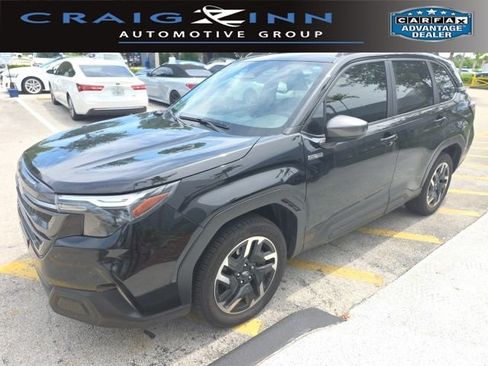 Used 2025 Subaru Forester Premium AWD/4WD image 1