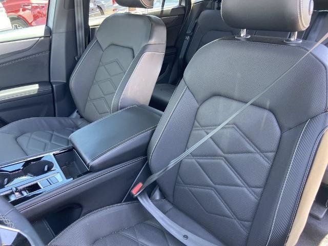 Used 2024 Volkswagen Atlas Cross Sport SE FWD image 15