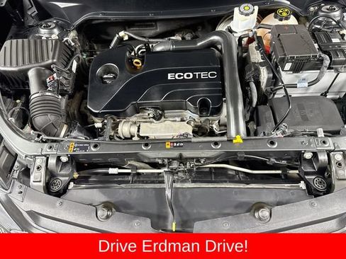 Used 2018 Chevrolet Equinox LT FWD image 30