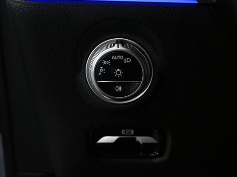 Certified 2026 Mercedes-Benz C 300 Sedan image 9
