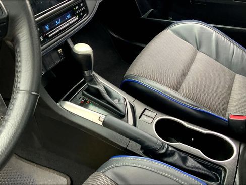 Used 2018 Toyota Corolla SE image 16