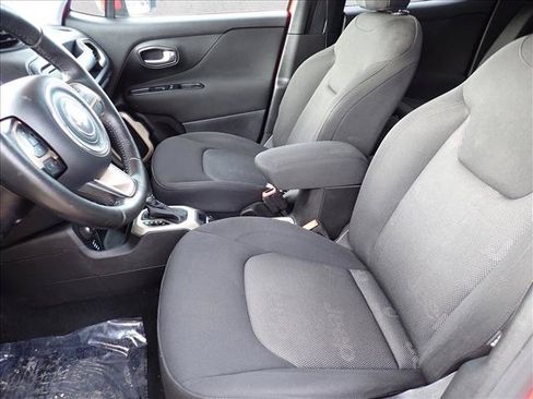 Used 2015 Jeep Renegade Latitude w/ Popular Equipment Group AWD/4WD image 12