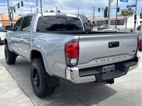 Used 2018 Toyota Tacoma SR5 RWD image 6