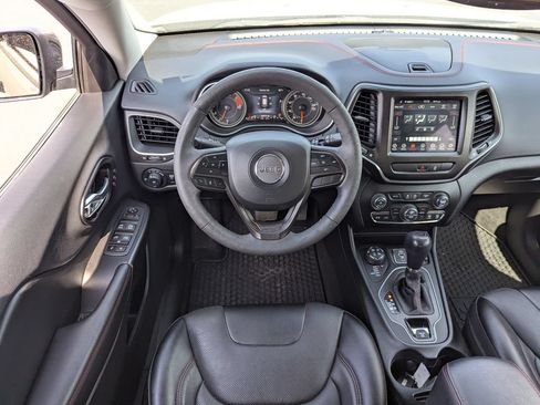 Used 2022 Jeep Cherokee Trailhawk w/ Premium Leather Package AWD/4WD image 28