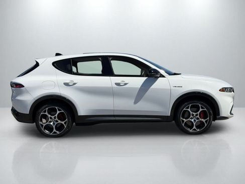 Used 2024 Alfa Romeo Tonale Veloce AWD/4WD image 8