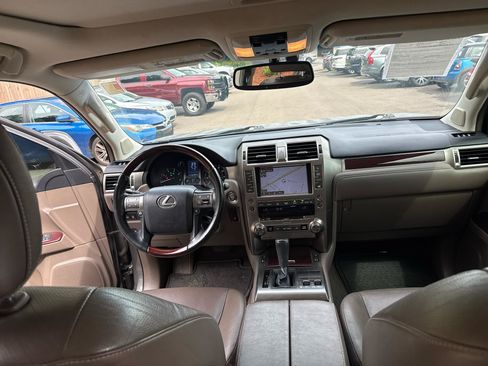 Used 2014 Lexus GX 460 w/ Premium Package AWD/4WD image 38