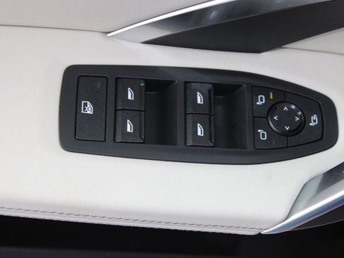 Used 2026 BMW X1 xDrive28i w/ Technology Package image 23