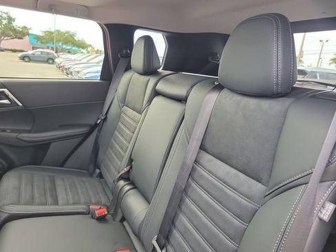 New 2026 Mitsubishi Outlander SE FWD image 13