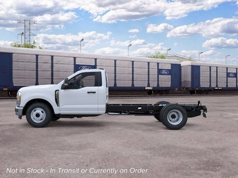 New 2026 Ford F350 XL w/ XL Chrome Package RWD image 3