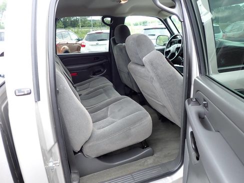 Used 2006 Chevrolet Silverado 2500 LT w/ Onstar Plus Package AWD/4WD image 11