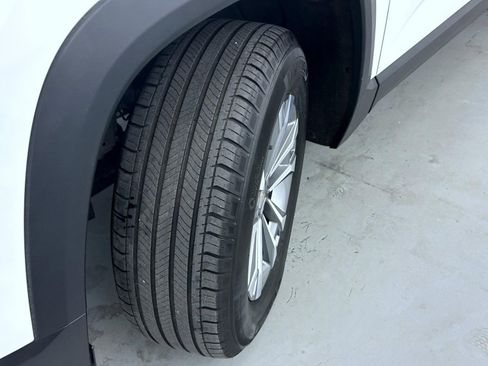 Used 2025 Chevrolet Equinox LT AWD/4WD image 23