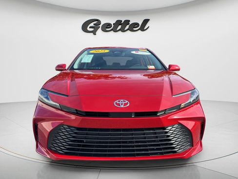 Used 2025 Toyota Camry LE w/ Convenience Package FWD image 2