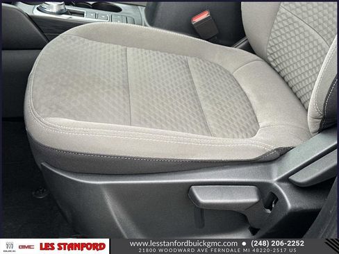 Used 2022 Ford Escape SE image 18