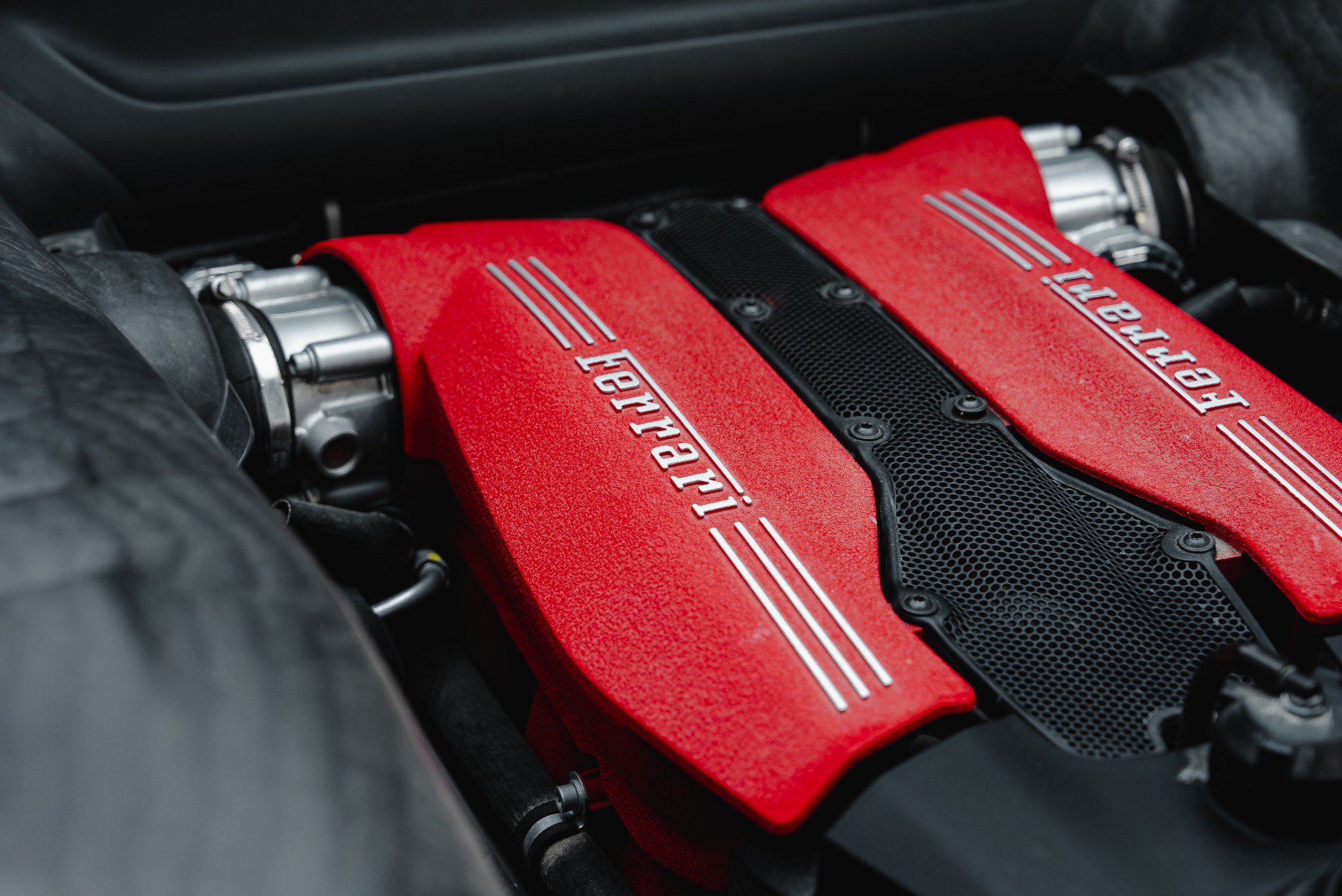 Used 2016 Ferrari 488 GTB RWD image 40