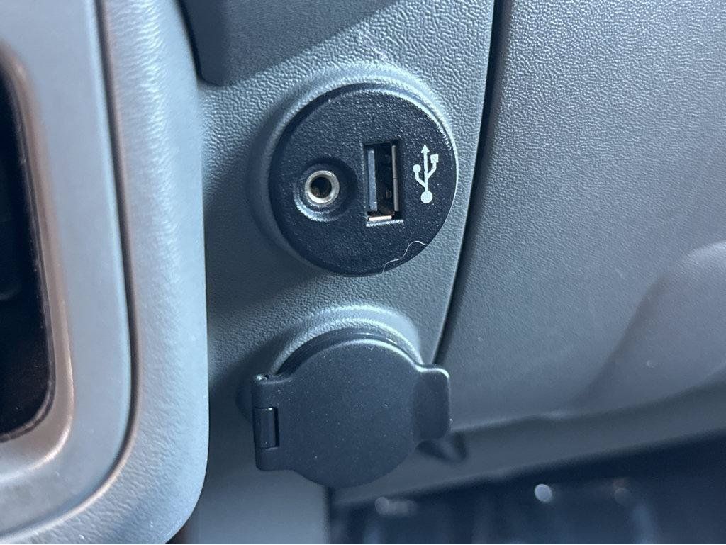 Used 2021 Nissan Frontier S RWD image 28