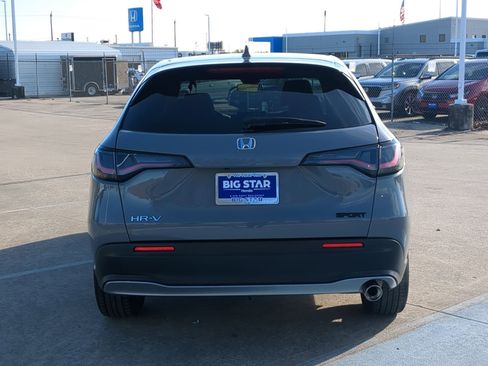 Used 2023 Honda HR-V Sport image 5