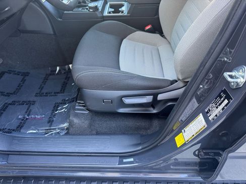 Used 2025 Toyota 4Runner TRD Off-Road image 23