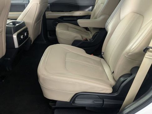 Used 2024 Ford Expedition Limited image 30