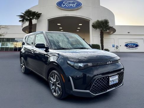 Used 2024 Kia Soul EX w/ Option Group 015 FWD image 4