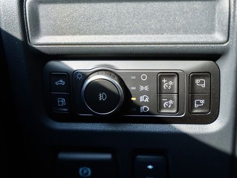 New 2025 Ford F150 Lariat w/ Equipment Group 501A Mid image 28