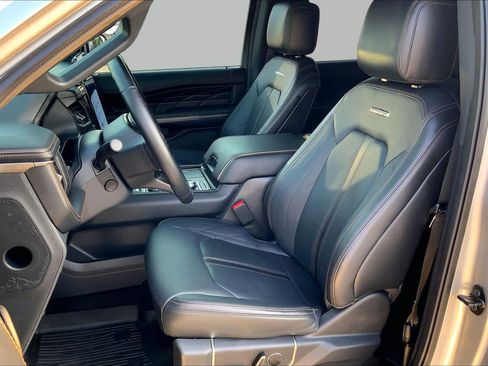 Used 2023 Ford Expedition Max Platinum AWD/4WD image 8