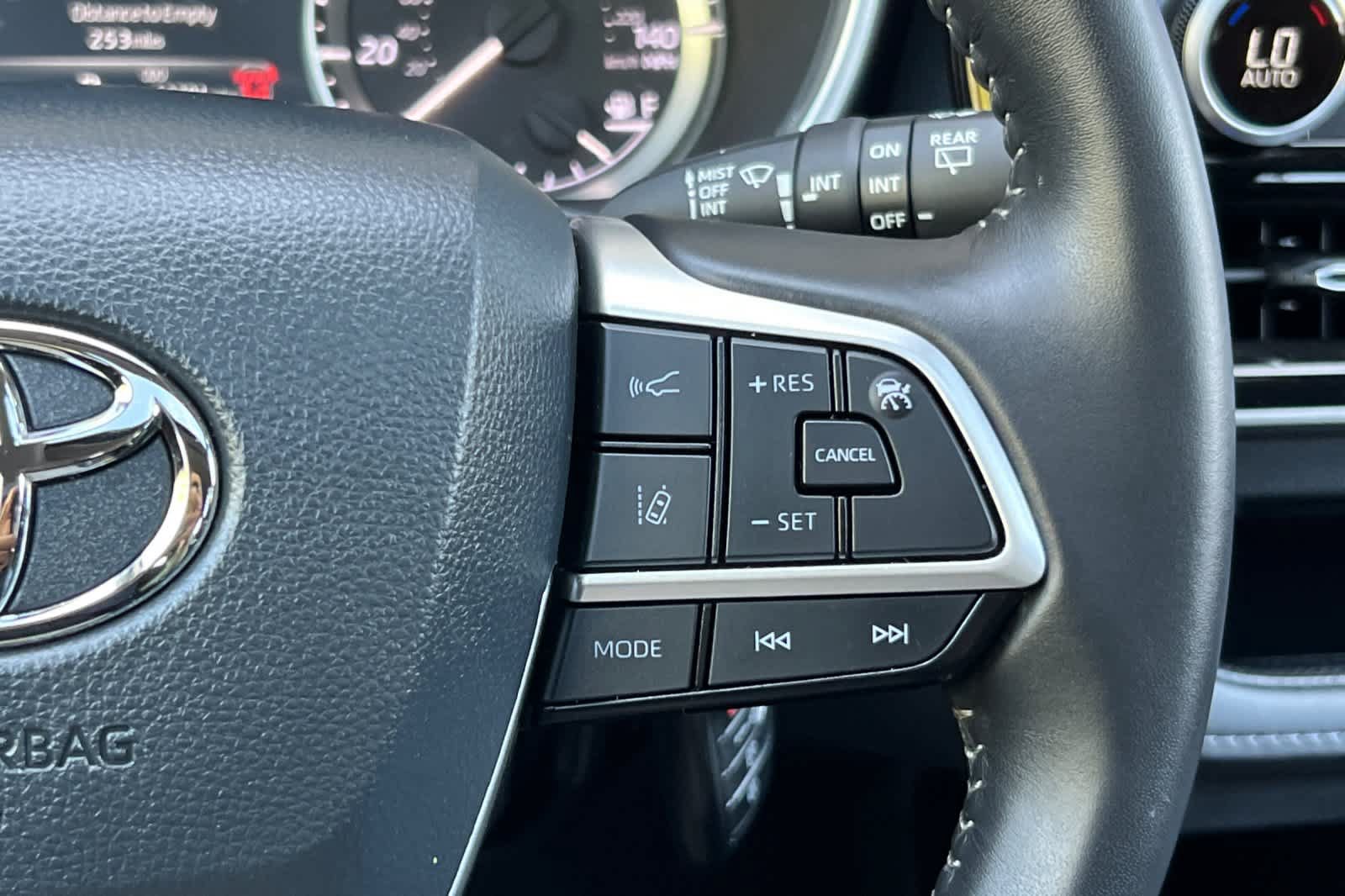 Certified 2026 Toyota Highlander XLE AWD/4WD image 28