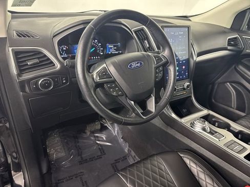 Used 2024 Ford Edge Titanium image 22