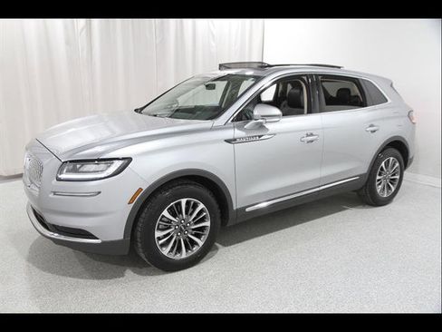 Used 2023 Lincoln Nautilus Reserve image 3