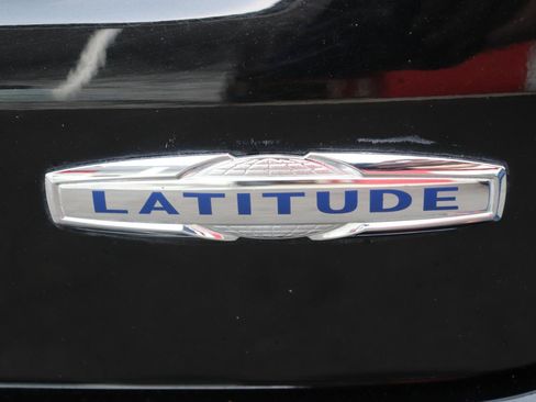 Used 2024 Jeep Compass Latitude AWD/4WD image 53