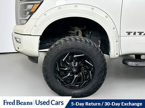 Used 2021 Nissan Titan Platinum Reserve w/ Moonroof Package image 35