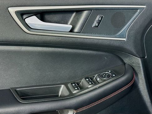 Used 2024 Ford Edge ST-Line image 19