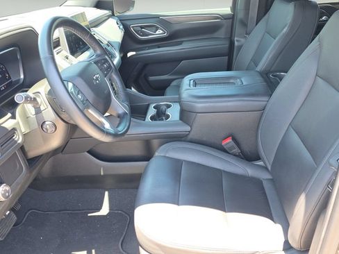 Used 2023 Chevrolet Tahoe Z71 w/ Luxury Package AWD/4WD image 15