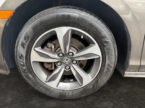 Used 2018 Honda Odyssey Touring image 38