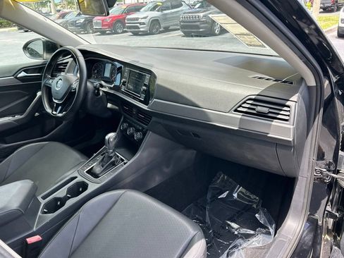 Used 2019 Volkswagen Jetta SE FWD image 43