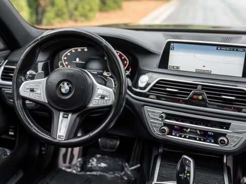 Used 2021 BMW 740i xDrive w/ M Sport Package AWD/4WD image 25