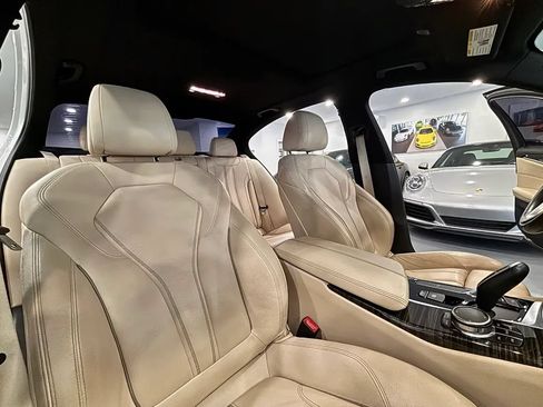 Used 2018 BMW 530i RWD image 19